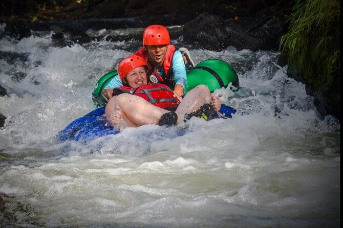 la-leona-waterfall-cliffjumping-white-water-tubbing-privatetour