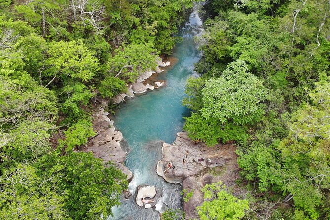 la-leona-waterfall-cliffjumping-white-water-tubbing-privatetour