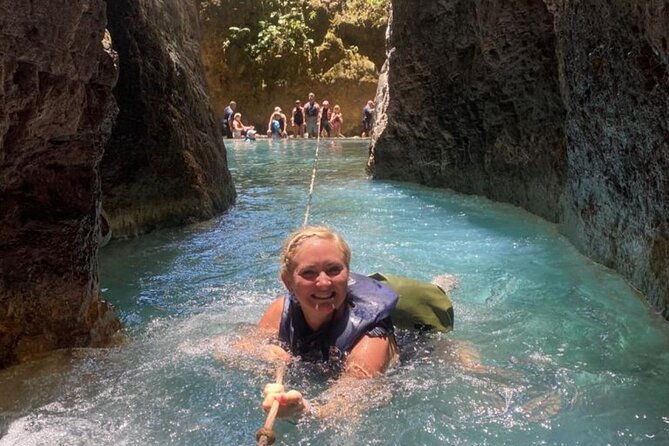 la-leona-waterfall-hike-and-river-tubing