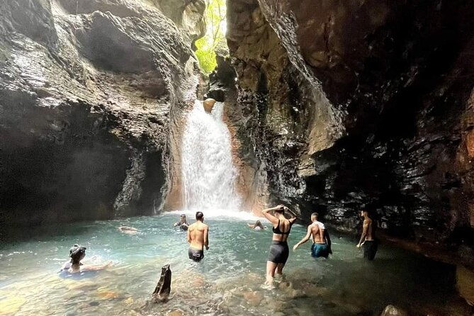 la-leona-waterfall-tour-with-lunch-from-tamarindo