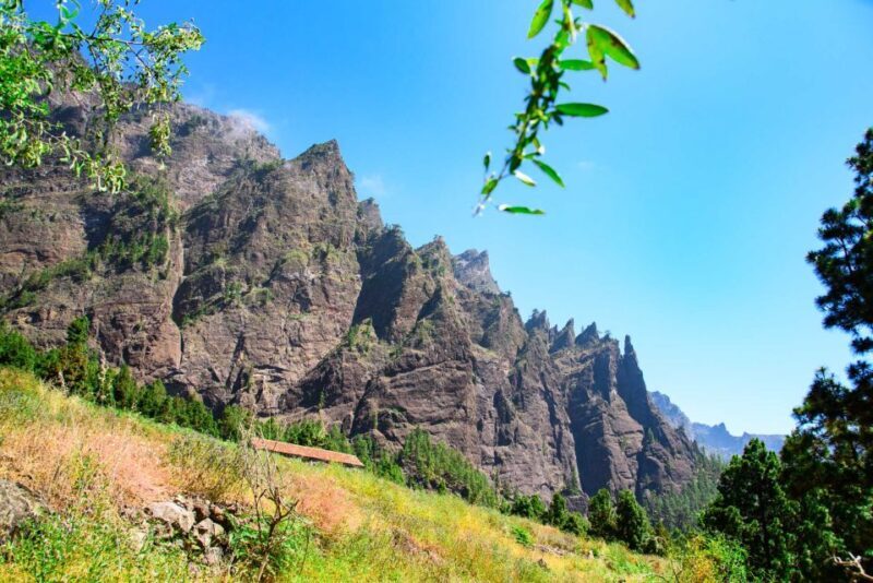 La Palma: Caldera de Taburiente National Park Guided Hike - The Waterfall of Colors: The Showstopper
