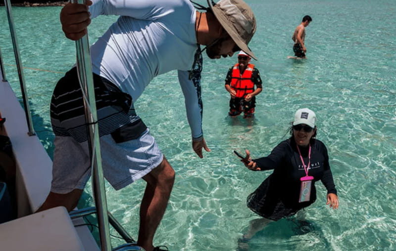 La Paz: Boat ride to Espiritu Santo island and sloop - The Practical Details: What’s Included and What to Know