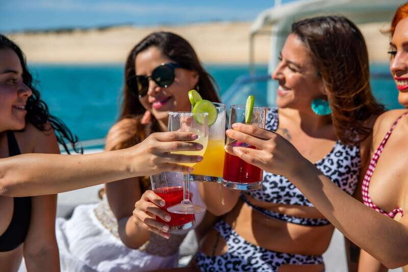 La Paz: Espiritu Santo Island and Balandra Bay Day Cruise - Gourmet Lunch with Panoramic Views