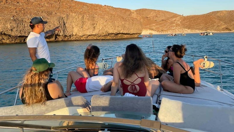 La Paz: Espiritu Santo Island and Balandra Bay Day Cruise - Transportation & Group Size