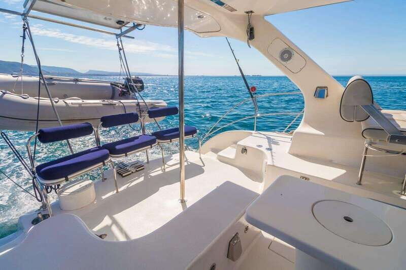 La Paz: Private catamaran to sloop with food and beverages included - Introduction