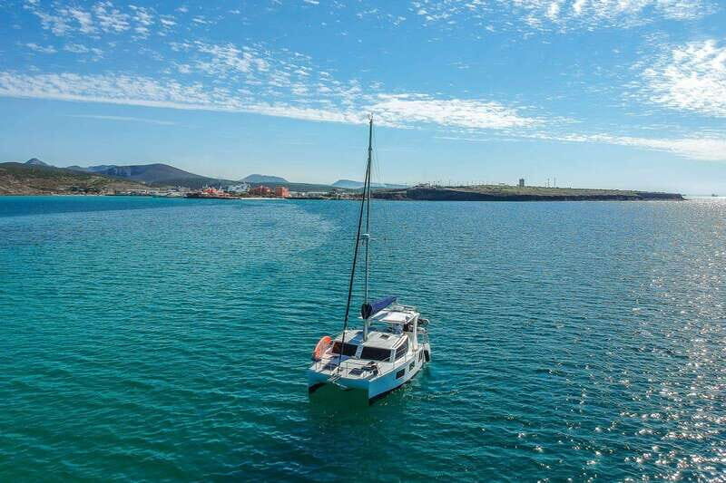 La Paz: Private catamaran to sloop with food and beverages included - Key Points