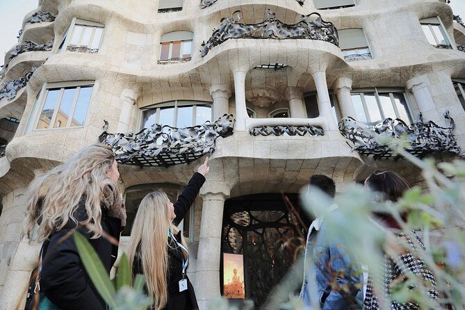 la-pedrera-morning-guided-tour-with-optional-casa-batllo-ticket-2