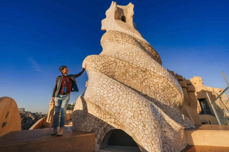 la-pedrera-premium-exclusive-tour-with-cava-stunning-view