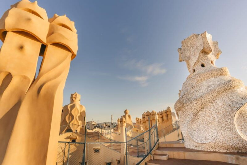 la-pedrera-premium-exclusive-tour-with-cava-stunning-view