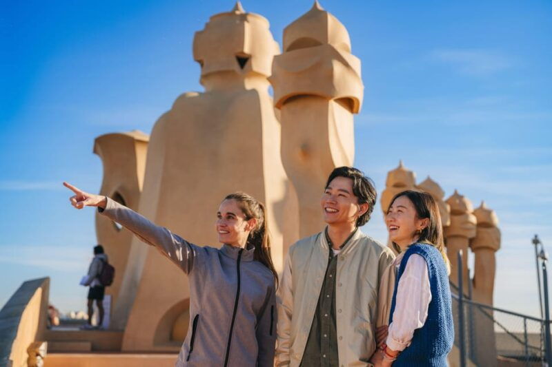 la-pedrera-premium-exclusive-tour-with-cava-stunning-view