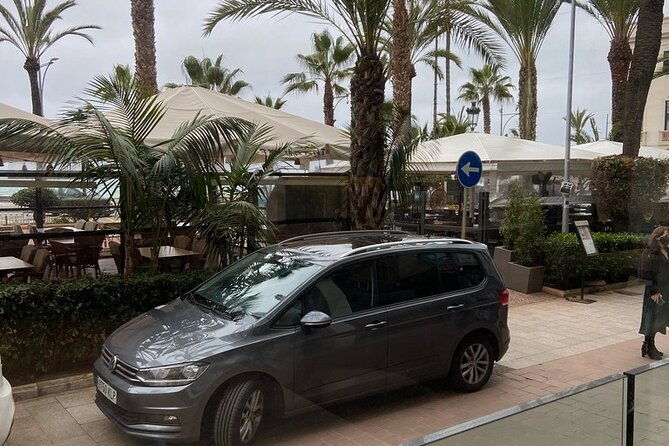 la-roca-village-private-round-trip-transfer