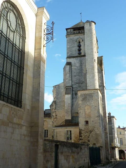 la-rochelle-tour-of-the-city-with-fort-boyard-boat-trip