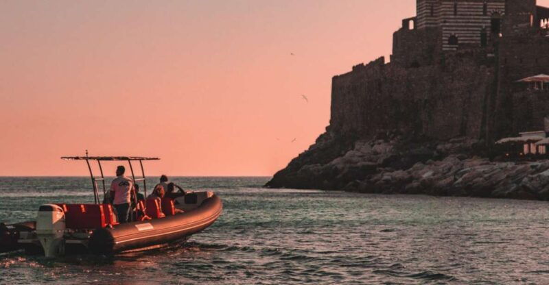 la-spezia-cinque-terre-sunset-boat-tour-with-appetizers