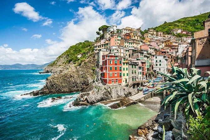 la-spezia-port-cinque-terre-and-pisa-full-day-tour-by-minivan-and-ferry-boat
