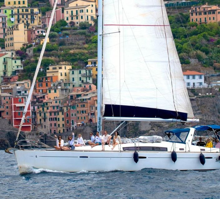 la-spezia-private-sailboat-tour-of-cinque-terre-with-lunch