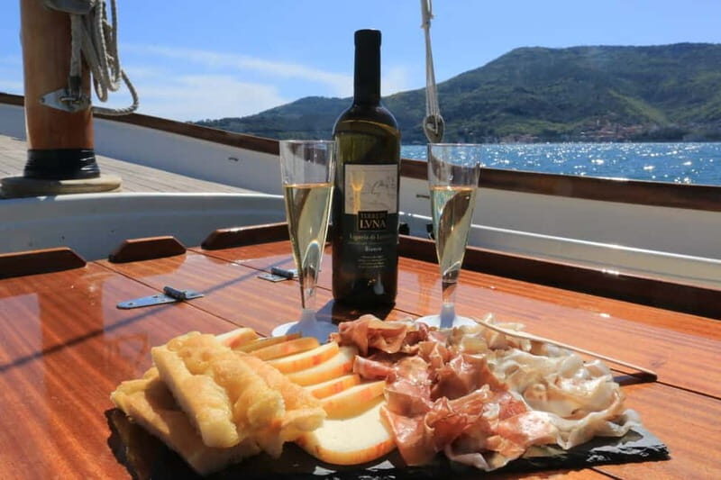 La Spezia: Sunset Boat Tour with Aperitif - An Overview of the Experience