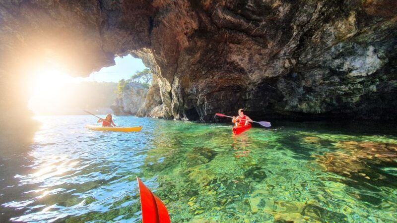 la-spezia-sunset-kayak-caves-tour-w-swimming-aperitif