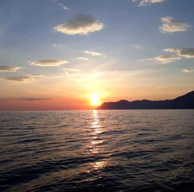 La Spezia: Sunset with aperitivo in Golfo dei Poeti 3 hours - Itinerary Breakdown