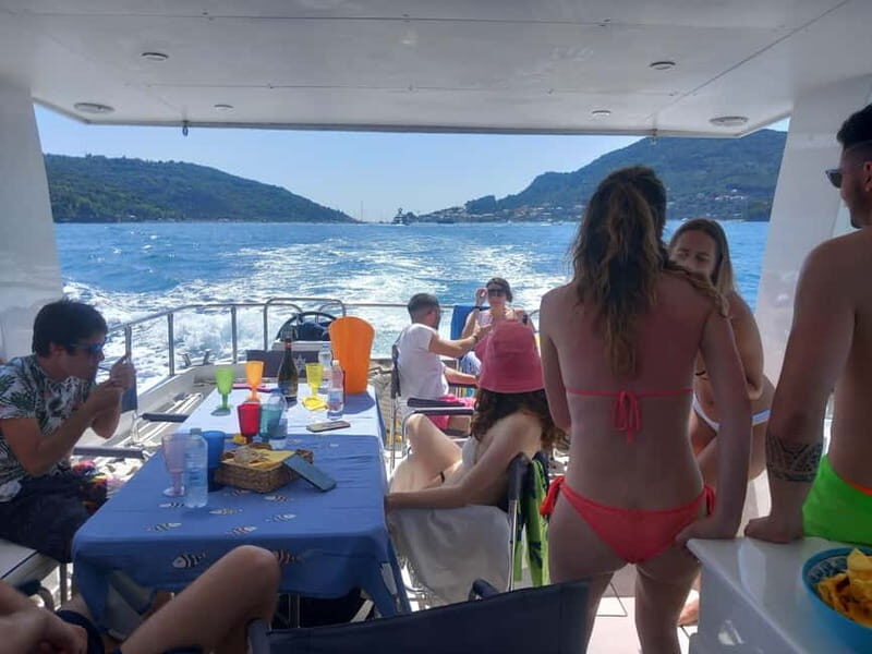 La Spezia:Portovenere & Islands sunset boat trip with dinner - Key Points
