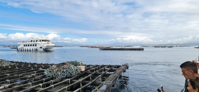 la-toja-boat-tour-at-the-arousa-estuary-with-mussel-tasting
