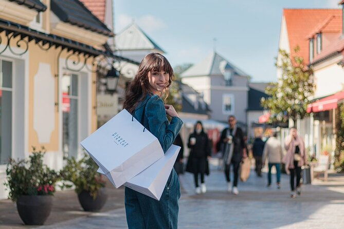 la-vallee-village-shopping-outlet-by-luxury-transport-from-paris