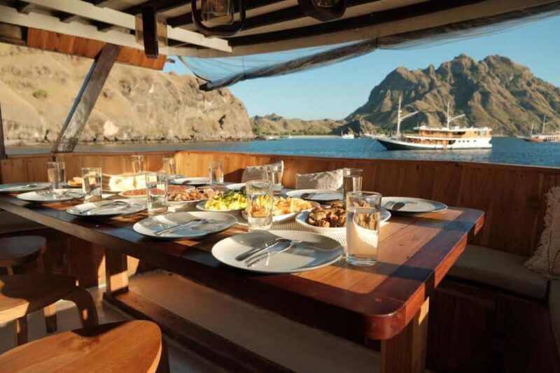 Labuan Bajo: 3-Day Komodo Island and Pink Beach Tour - Exploring the Itinerary in Detail