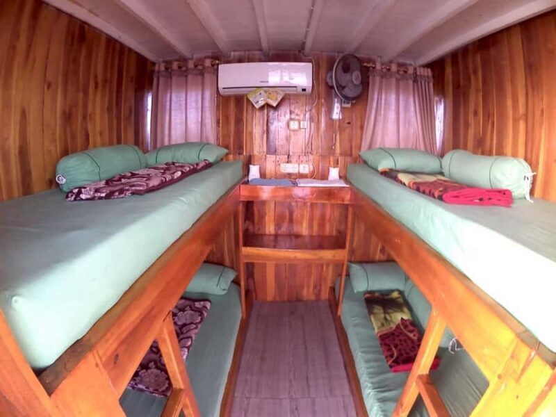 Labuan Bajo: Komodo 2D1N on Qifadjah Overnight Calm Sailing - Snorkeling and Daytime Activities