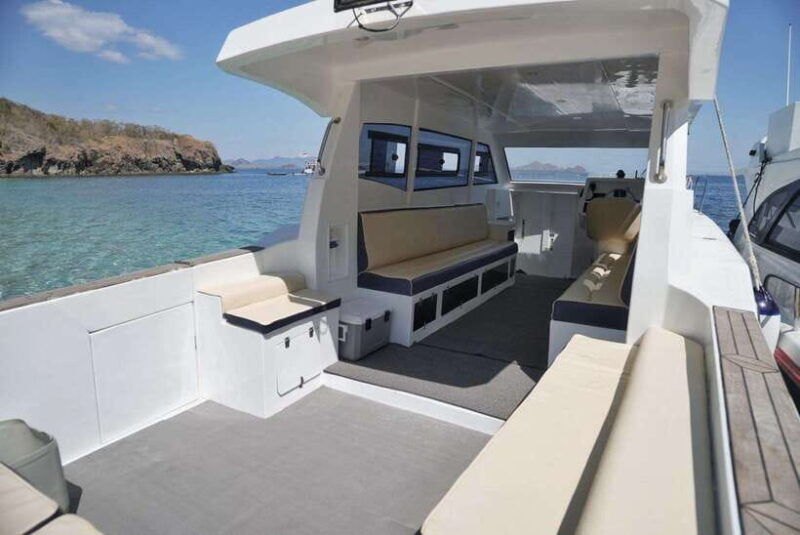 labuan-bajo-one-day-komodo-private-trip-with-speedboat