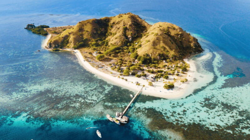 labuan-bajo-one-day-tour-to-komodo-by-speed-boat