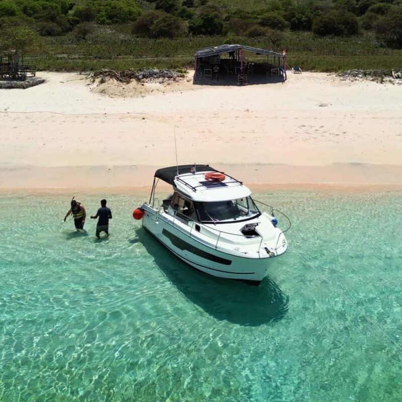 Labuan Bajo: Private Yacht 3 Islands Hidden Gems w/ Snorkel - How the Experience Comes Together