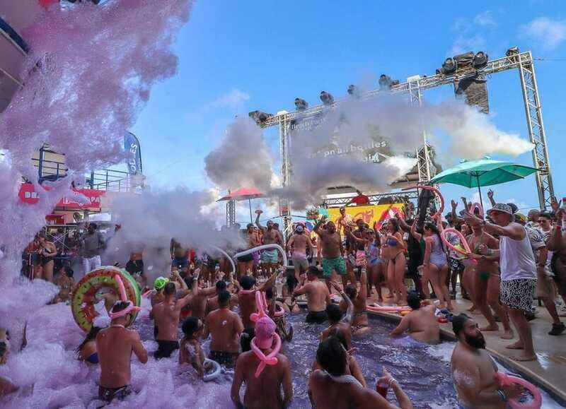 ladies-beach-party-coco-bongo