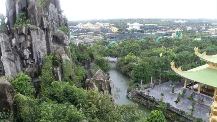 lady-buddha-marble-mountains-and-am-phu-cave-in-da-nang