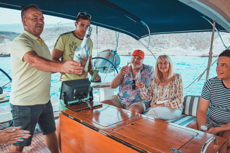 lady-sunshine-luxury-boat-private-tour-2-4-or-8-hours-2