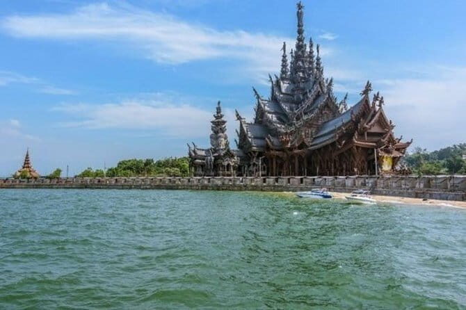 Laem Chabang to Bangkok Landmarks with Entrance Tickets & Lunch - FAQs