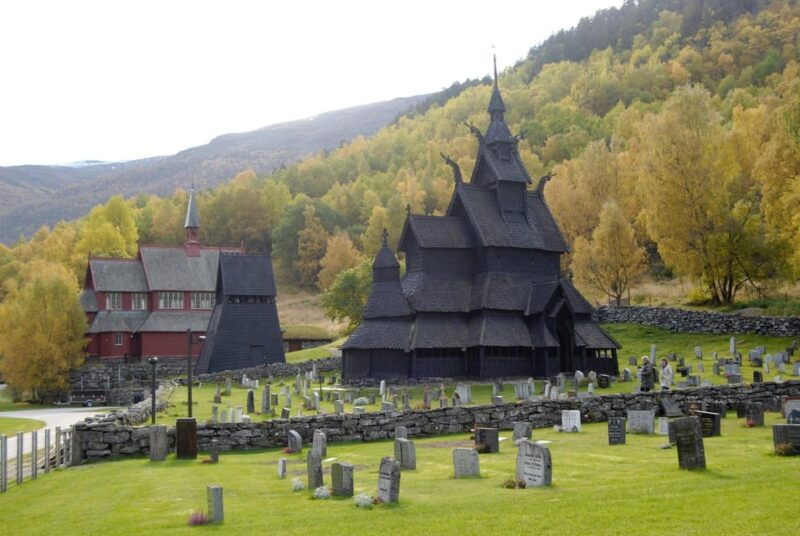 laerdal-guided-tour-in-borgund-stave-church-and-vindhella