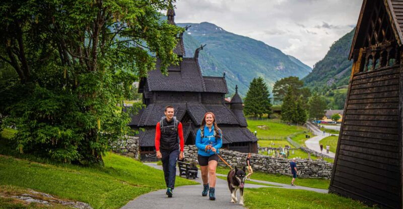laerdal-guided-tour-in-borgund-stave-church-and-vindhella
