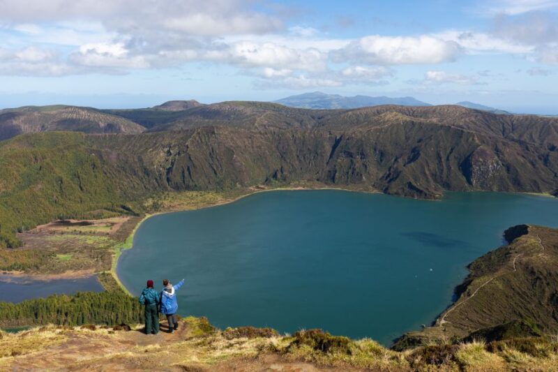 lagoa-do-fogo-guided-volcano-geo-tour-w-hotsprings-bathing-2