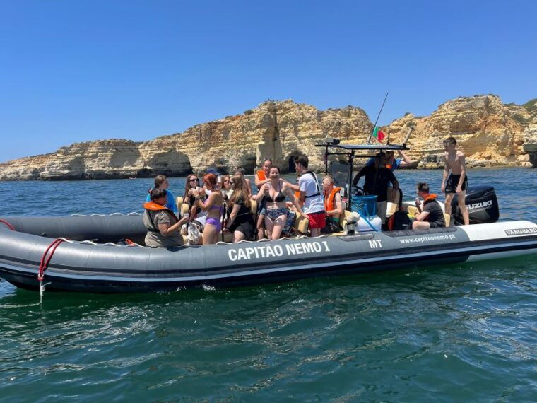 lagoa-dolphins-expedition-with-biologist-guide-on-board