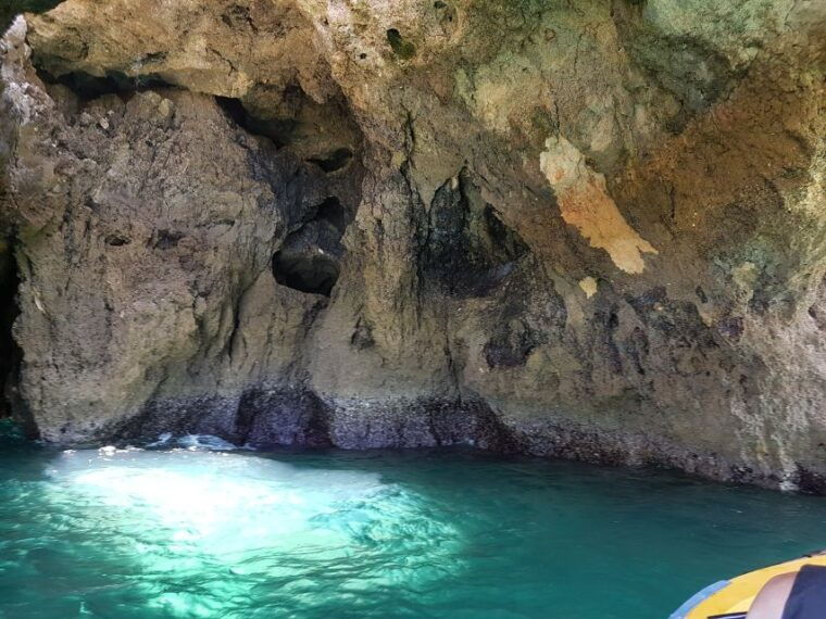 lagos-boat-cruise-to-ponta-da-piedade