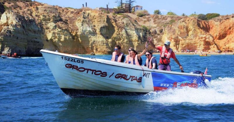lagos-boat-tour-ponta-da-piedade-with-local-guides