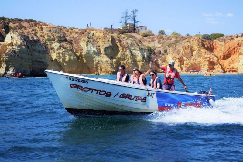 lagos-boat-tour-ponta-da-piedade-with-local-guides