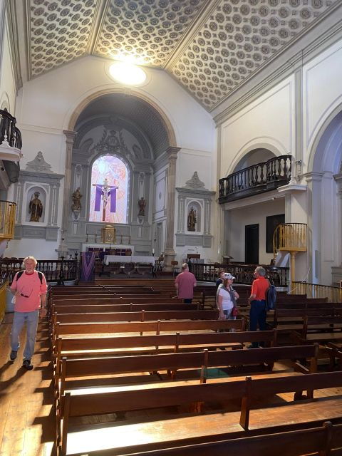 lagos-guided-walking-tour-with-brodie-from-australia