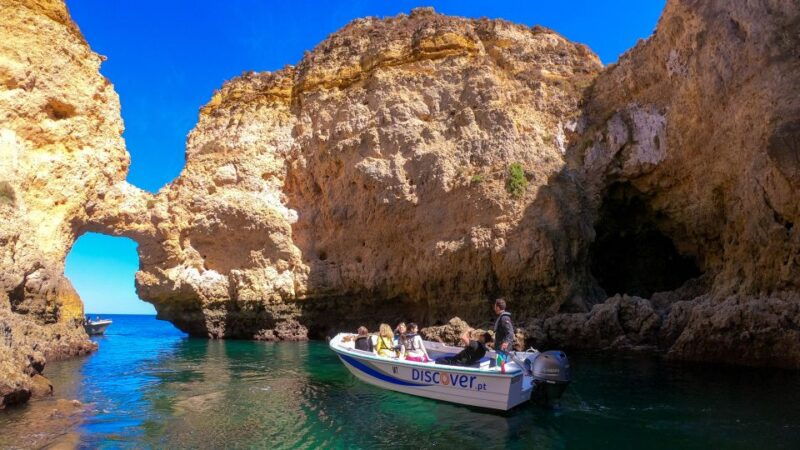 lagos-ponta-da-piedade-coastline-boat-cruise