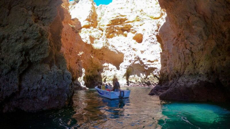 lagos-ponta-da-piedade-coastline-boat-cruise