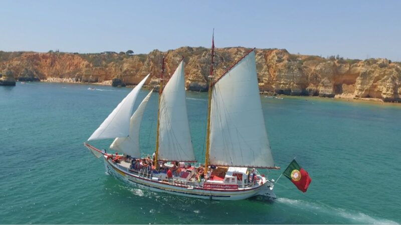lagos-sailboat-trip-to-ponta-da-piedade