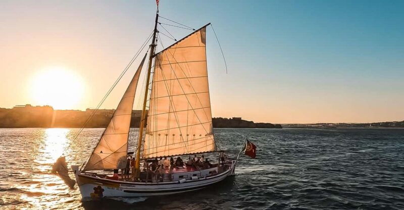 lagos-sunset-sail-aboard-a-traditional-boat-with-prosecco