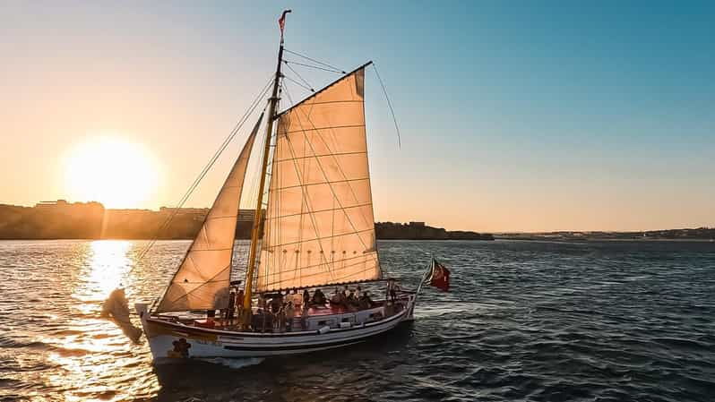 lagos-sunset-sail-aboard-a-traditional-boat-with-prosecco