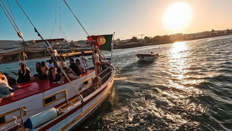 lagos-sunset-sail-aboard-a-traditional-boat-with-prosecco