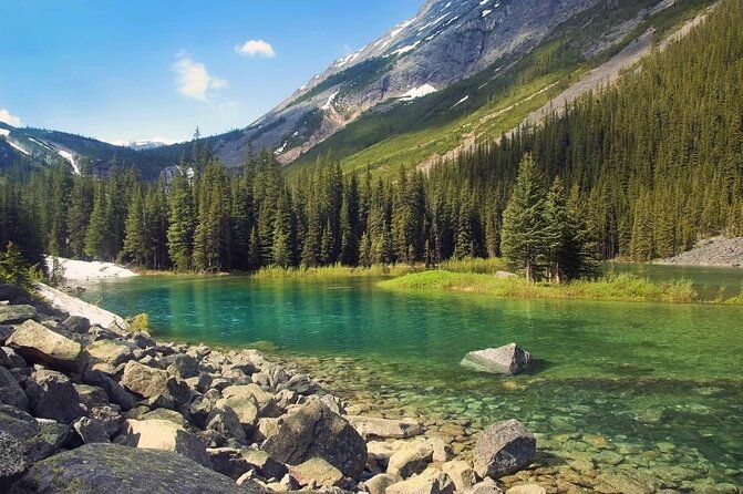 laguna-esmeralda-trekking-adventure-with-lunch