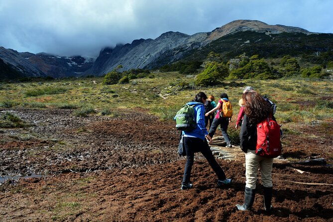 laguna-esmeralda-trekking-adventure-with-lunch